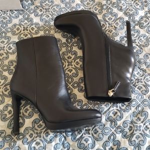 Nine West black ankle bootie
